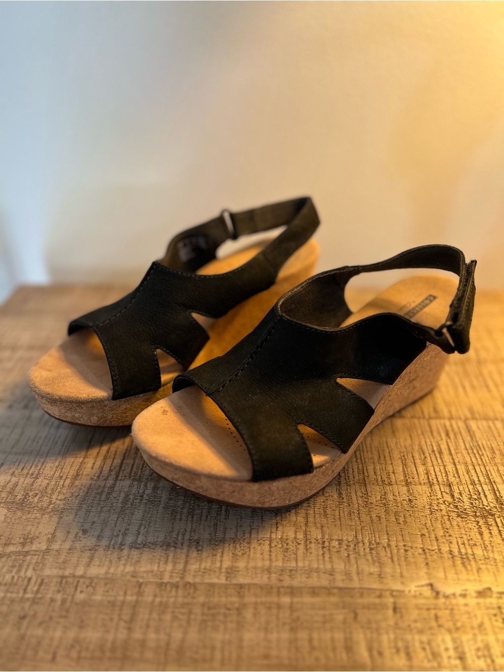 Clarks Black Nubuck Leather Annadel Wedge Sandals with Cork Platform. Size 8